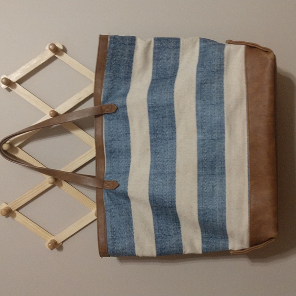 Merona canvas tote/bag. Size 20x14" - Picture 1 of 6